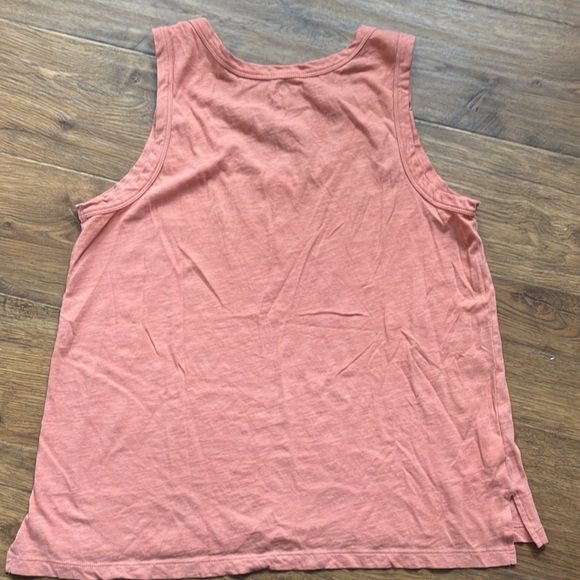 Bundle Loft Tanks - Picture 8 of 8